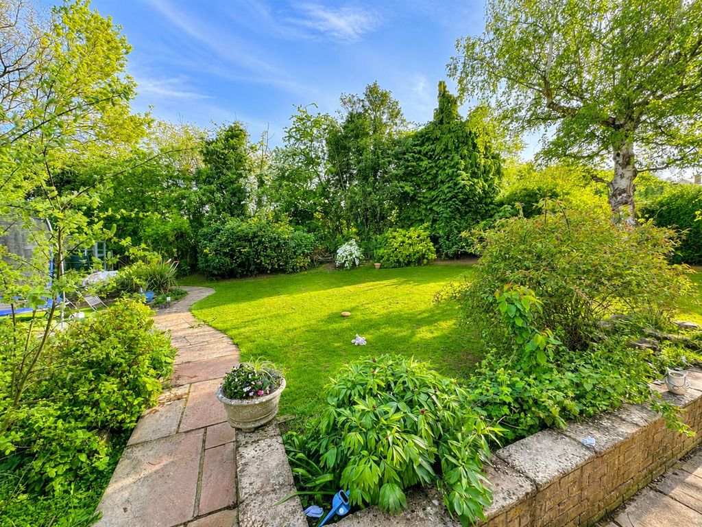 Property photo 2 of 12