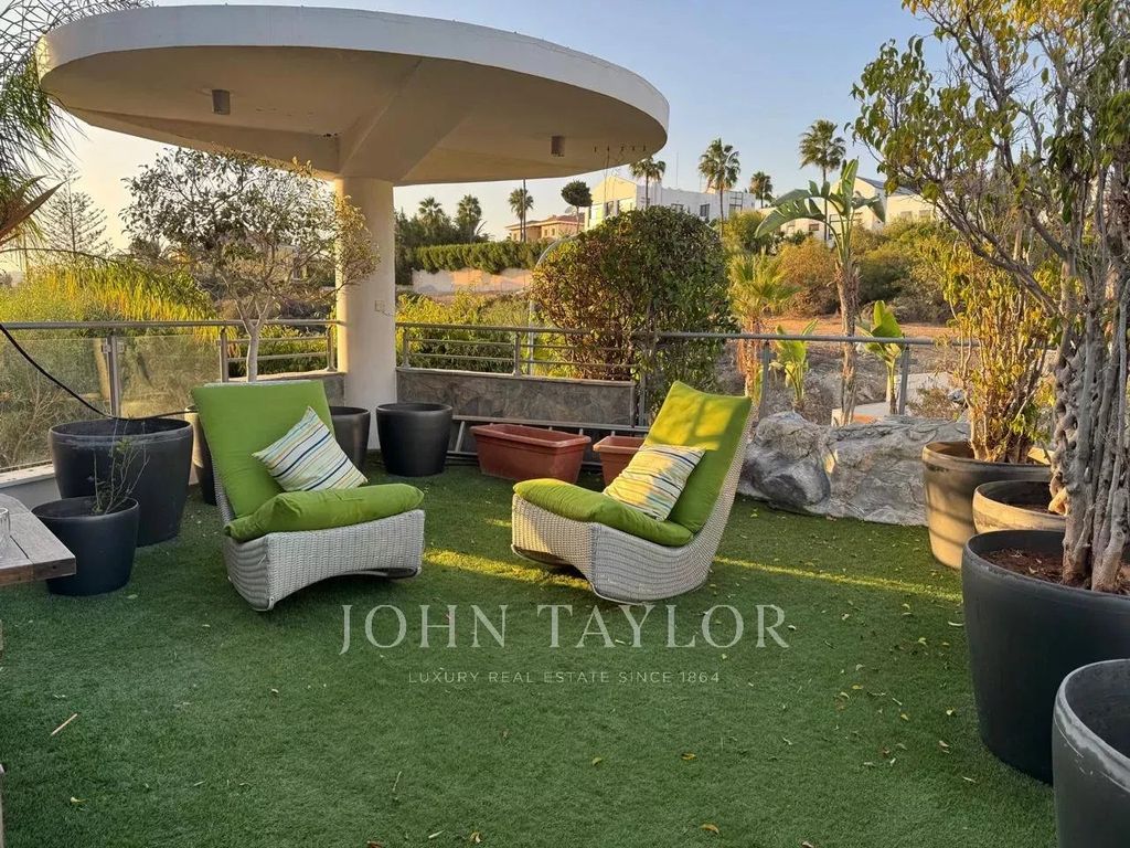 Property photo 3 of 11