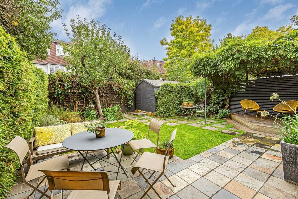 Property photo 2 of 17