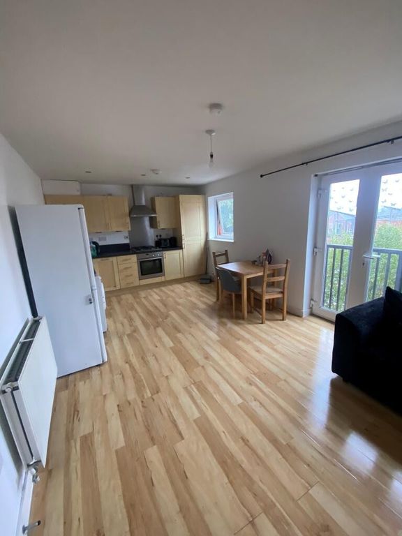 Property photo 1 of 2