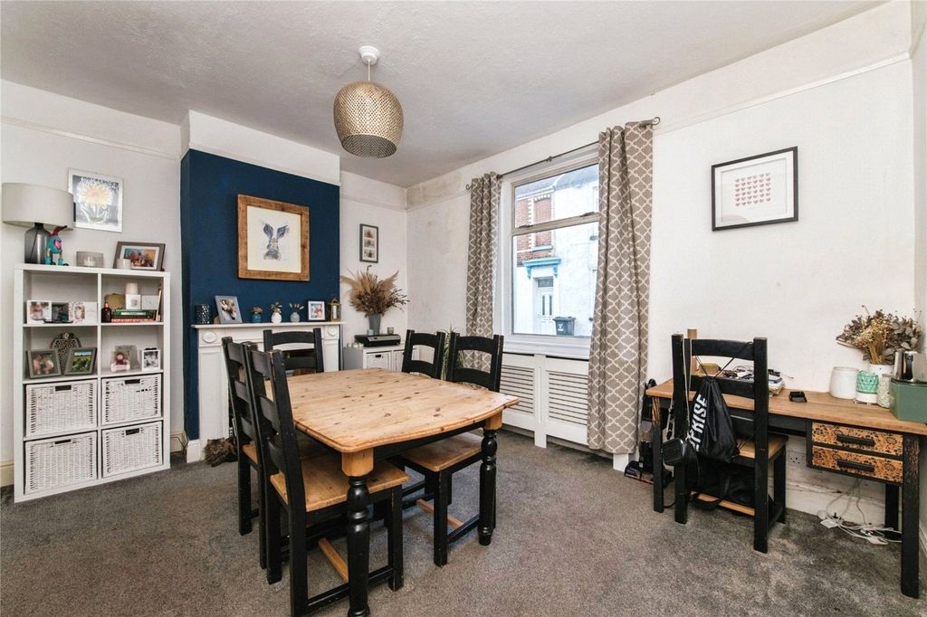 Property photo 2 of 18 Picture No. 01