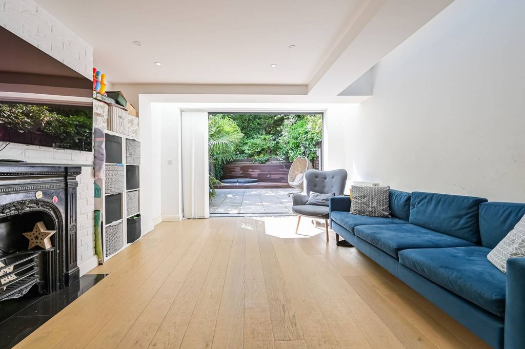 Property photo 1 of 22