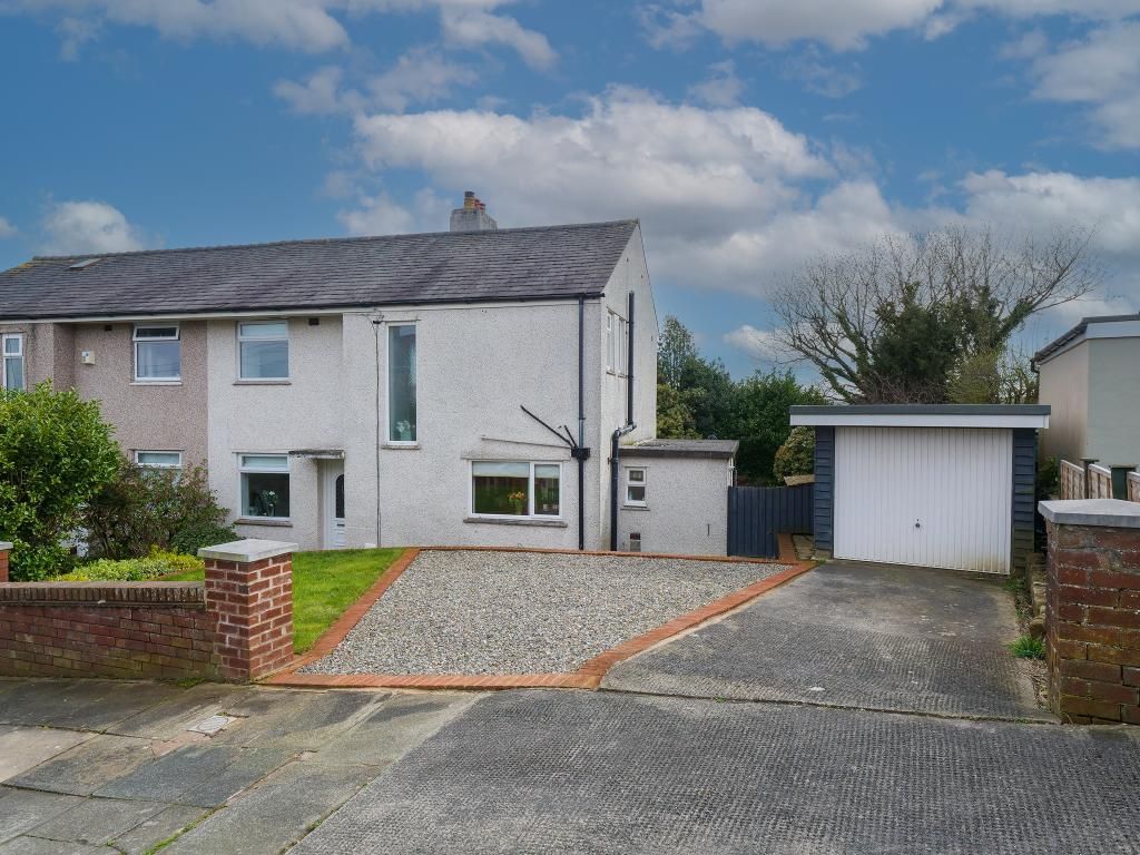 Property photo 1 of 20 Front (Exterior)