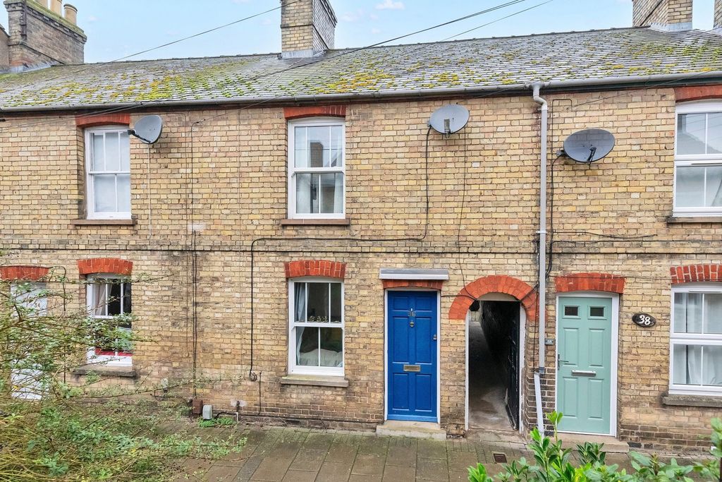 Property photo 1 of 12