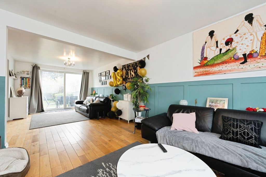 Property photo 2 of 19