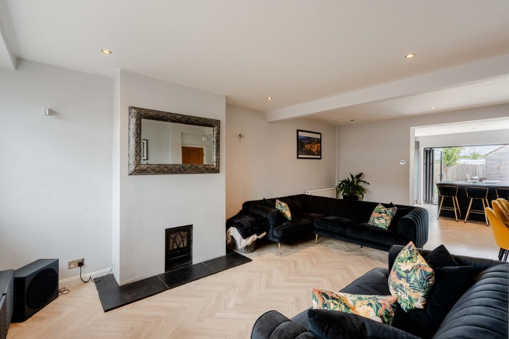 Property photo 2 of 28 2