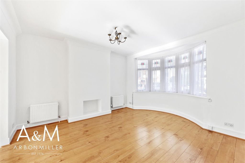 Property photo 3 of 25 4D4A5833.Jpg