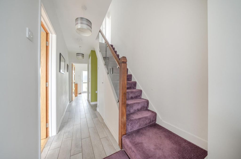 Property photo 3 of 26 1388318-17-69400035Ece4d.Jpg