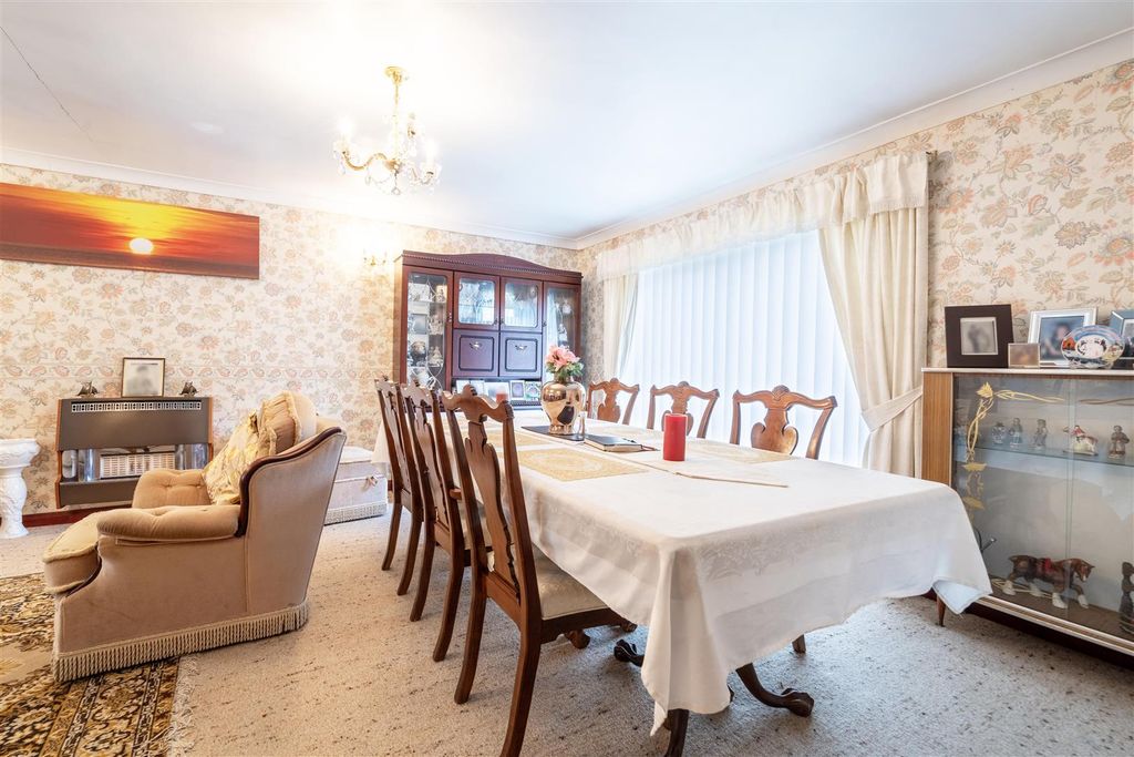 Property photo 3 of 9 Living Room