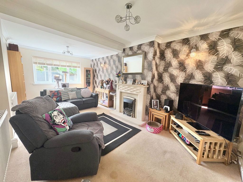 Property photo 2 of 21