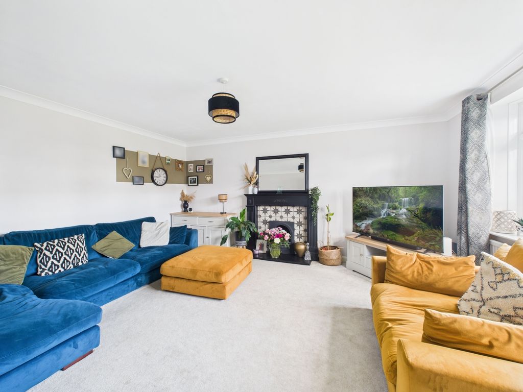 Property photo 3 of 22 3. Cam04922G0-Pr0066-Still011