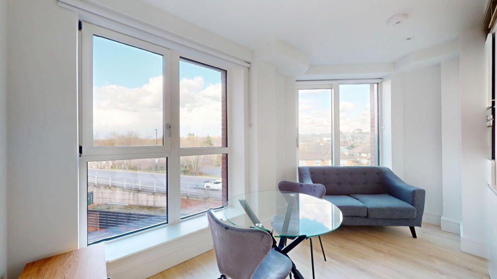 Property photo 1 of 16 Living Room