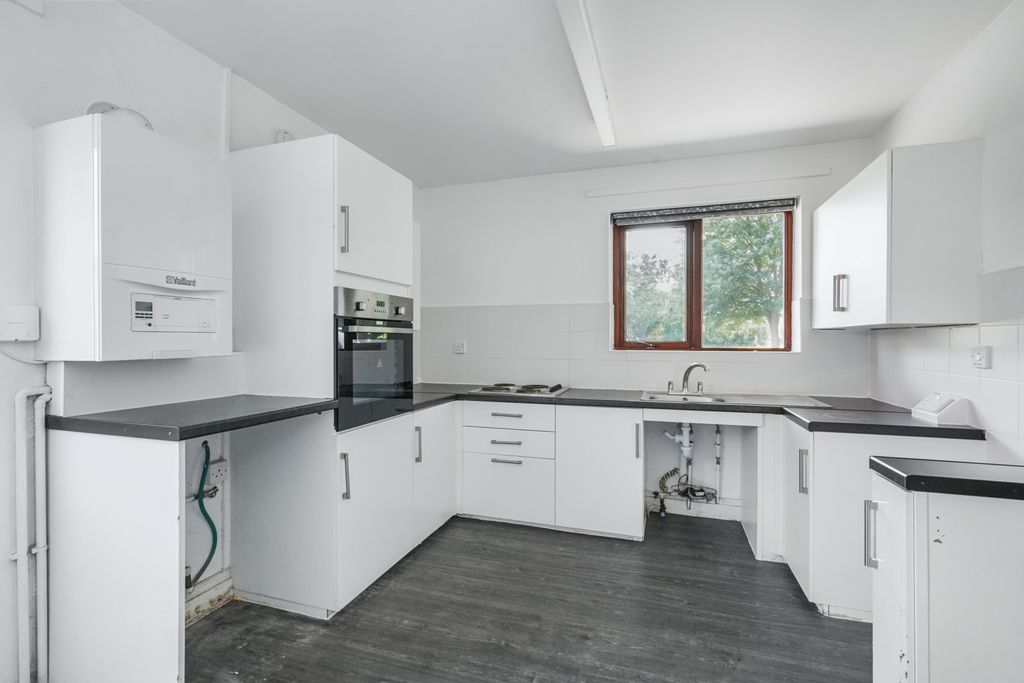 Property photo 2 of 15 10 Merlin Green, Sinfin, Derby De24 9Nx