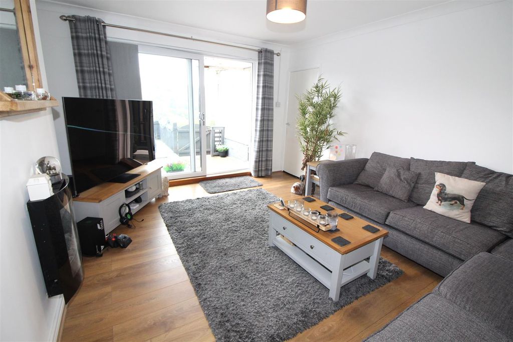 Property photo 3 of 35 Lounge With Patio Doors