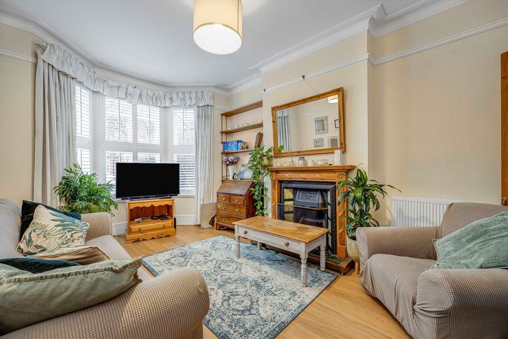 Property photo 2 of 8