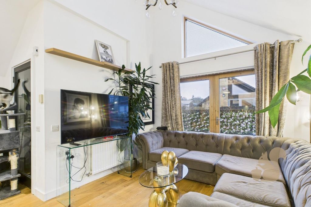 Property photo 3 of 13 Cam01814G0-Pr0057-Still007.Jpg