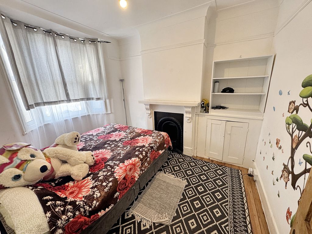 Property photo 3 of 11