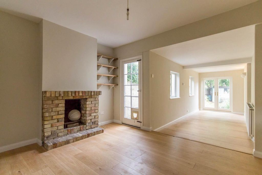 Property photo 2 of 10 Nszxaybbseykjwnbmai4Qg.Jpg