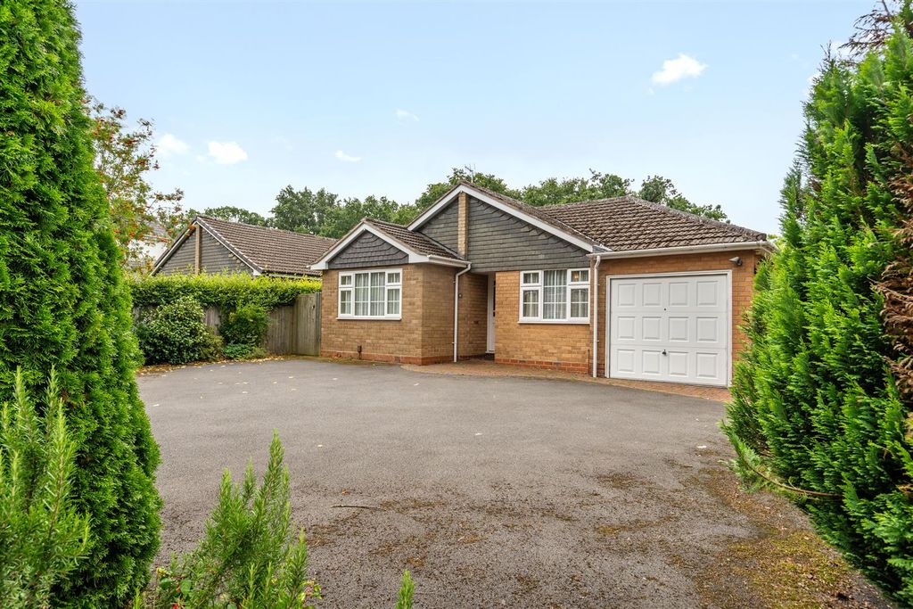 Property photo 1 of 17 81 Mill Lane_22.Jpg