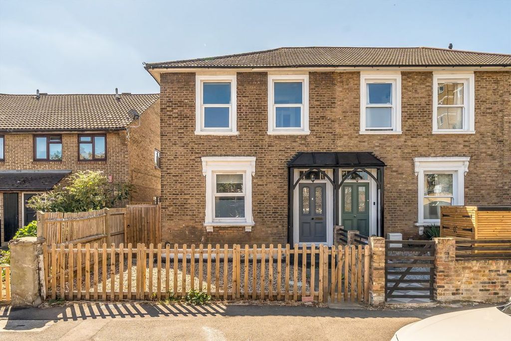 Property photo 1 of 8