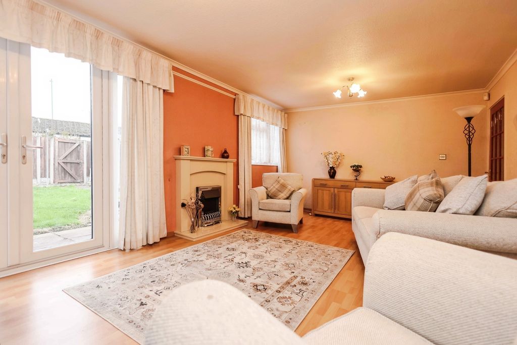 Property photo 2 of 17 Photo