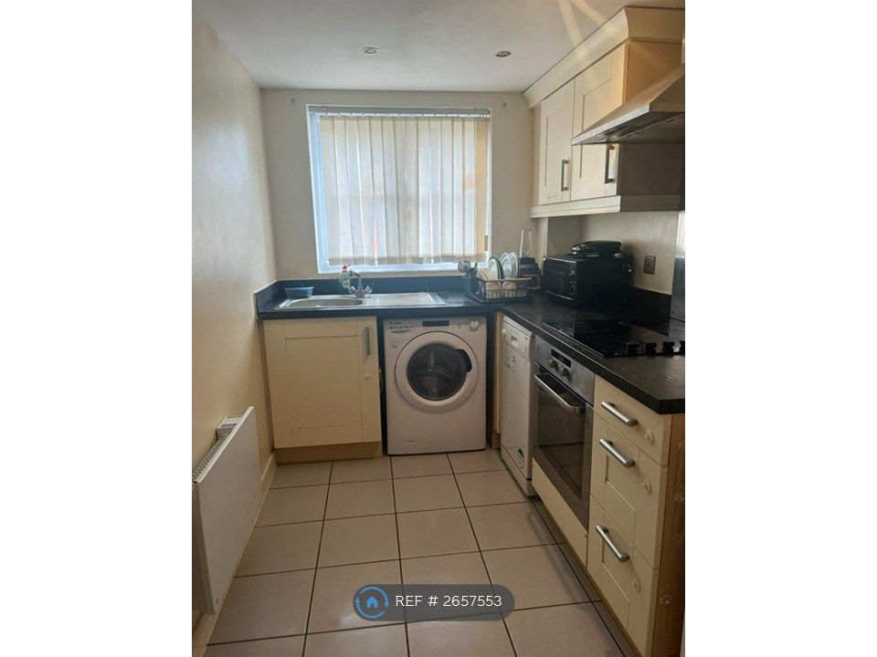 Property photo 1 of 11 Kitchen