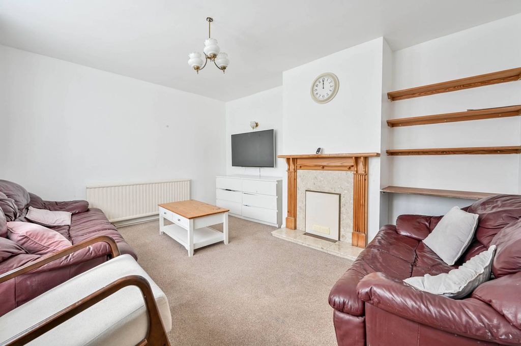 Property photo 2 of 13