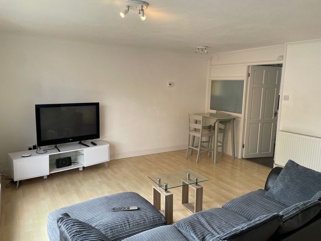 Property photo 2 of 7 Living Room