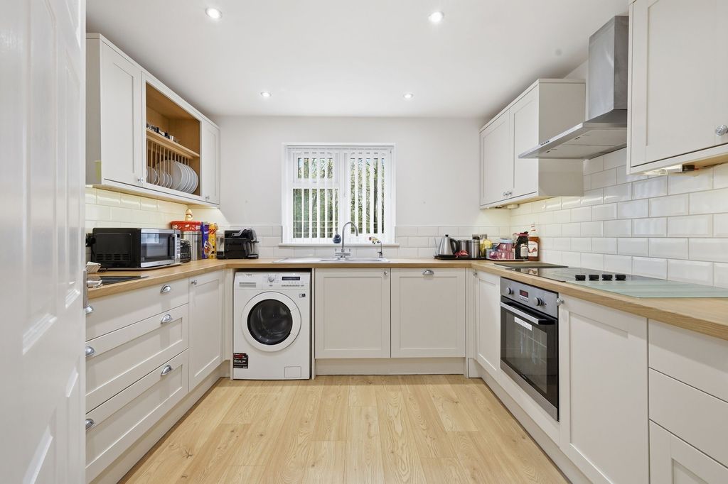 Property photo 3 of 23