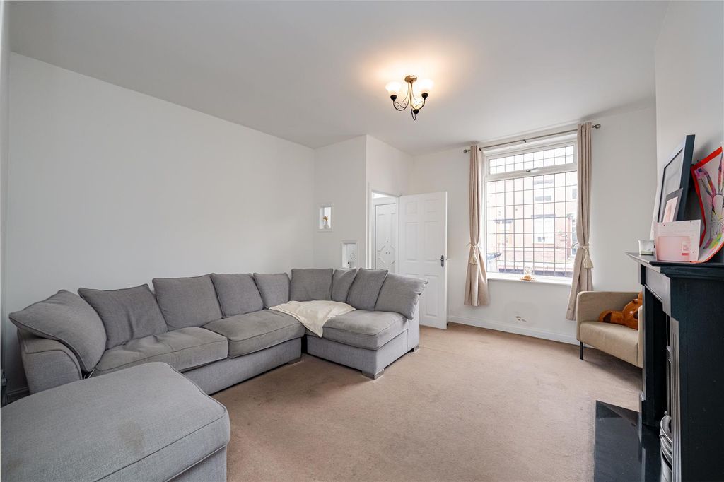 Property photo 2 of 18 Manchester-11.Jpg