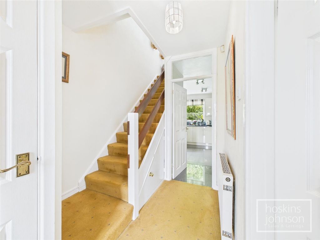 Property photo 2 of 36 Entrance Hall