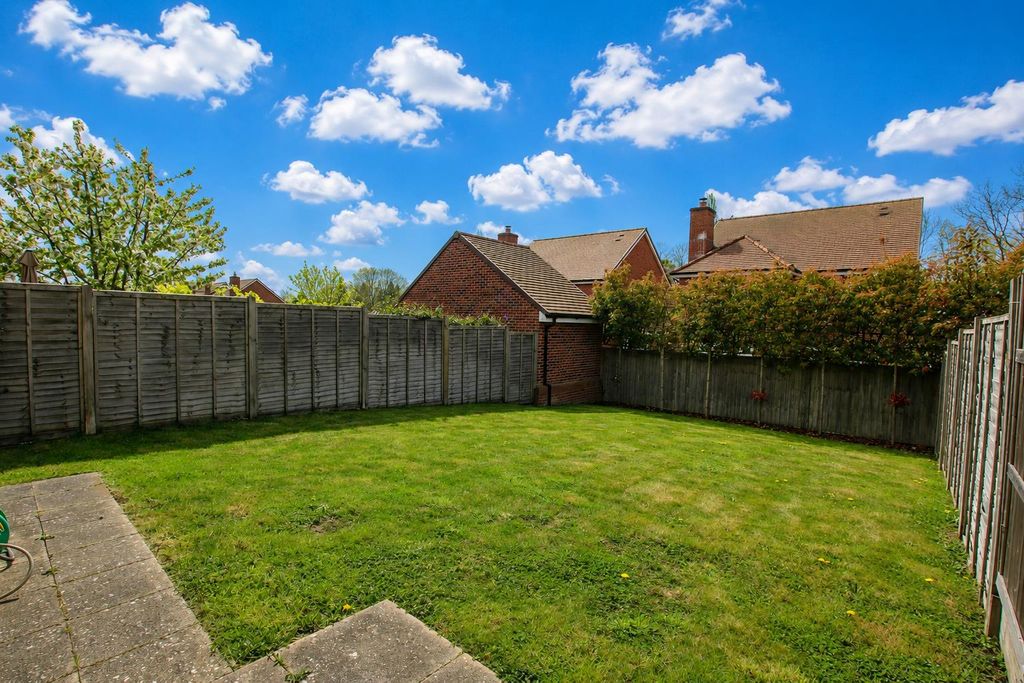 Additional image 2 of 3 bed semi-detached house for saleHartfield Road, Leatherhead KT22