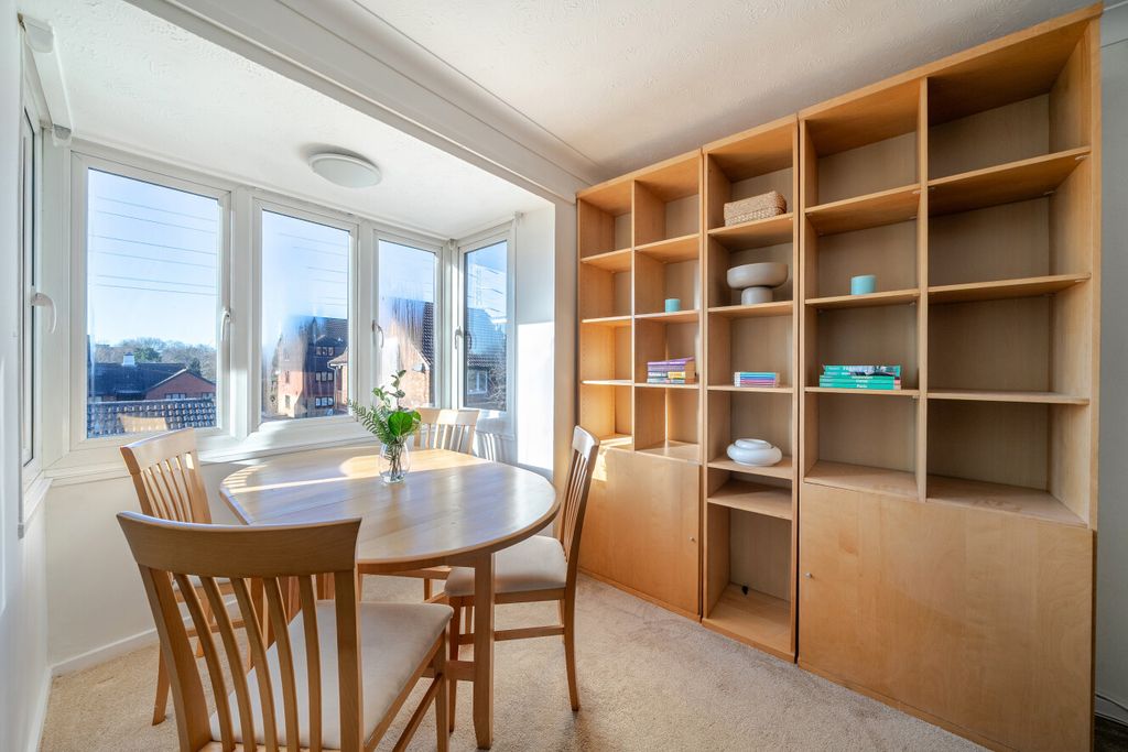 Property photo 2 of 9 1396130-5-695Bab8...