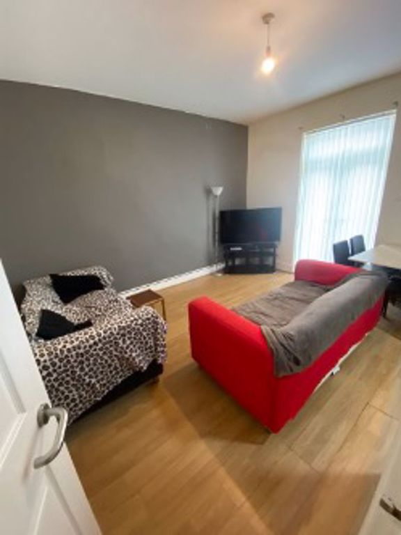 Property photo 2 of 9 Living Area