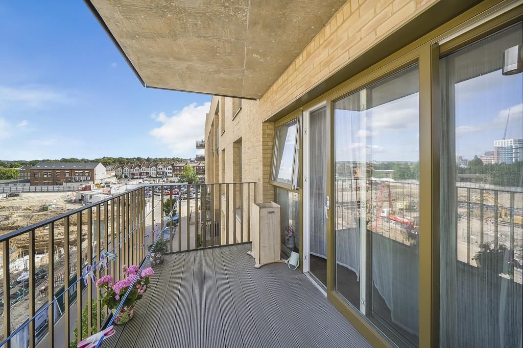 Property photo 3 of 9 Balcony