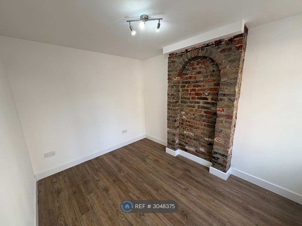 Property photo 2 of 15 Bedrooom 3