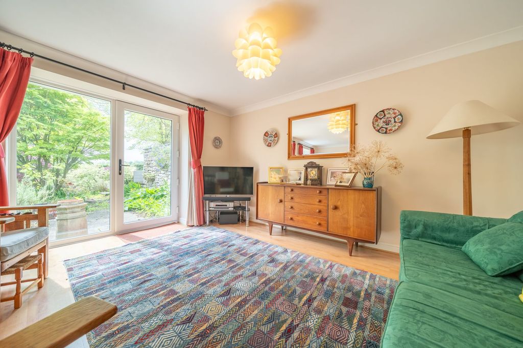 Property photo 2 of 35