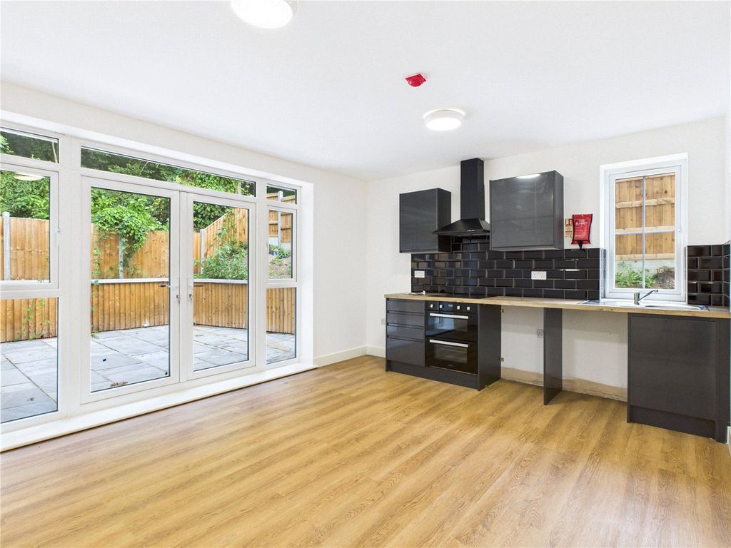 Property photo 2 of 4 Picture No. 04