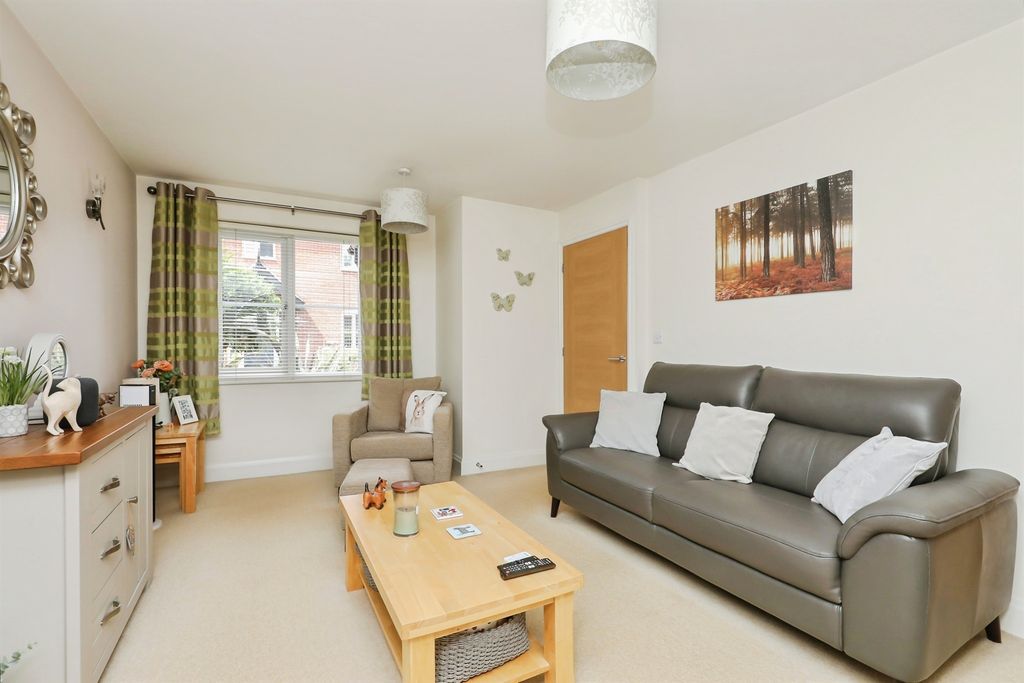Property photo 2 of 16
