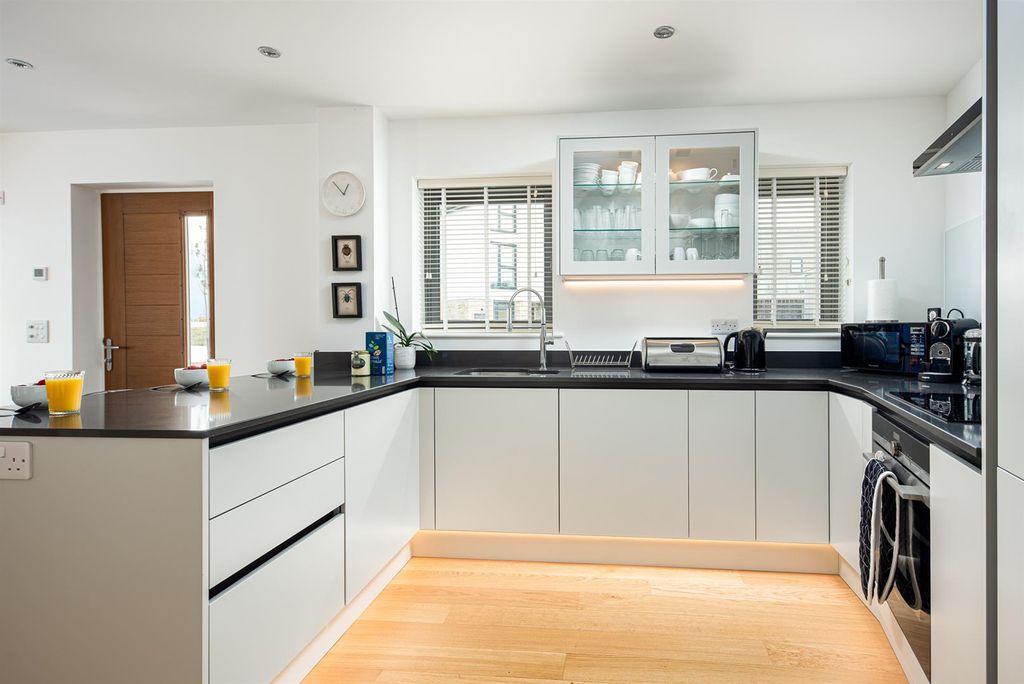 Property photo 2 of 15 Kitchen
