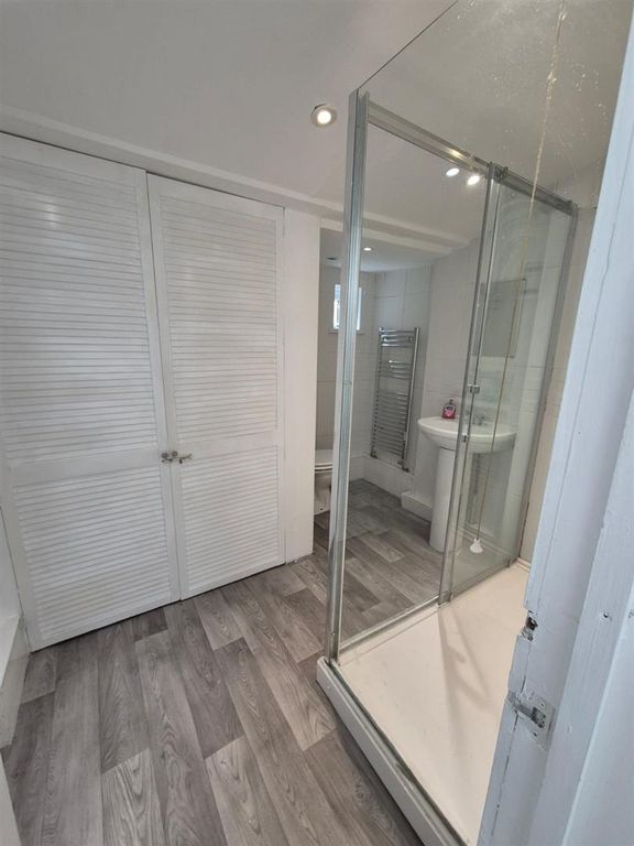 Property photo 3 of 6 Whatsapp Image 2026-06-15 At 11.05.48 Bathroom .Jp