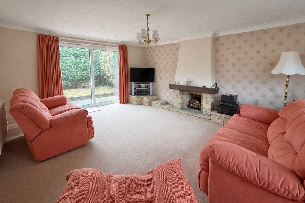 Property photo 3 of 25