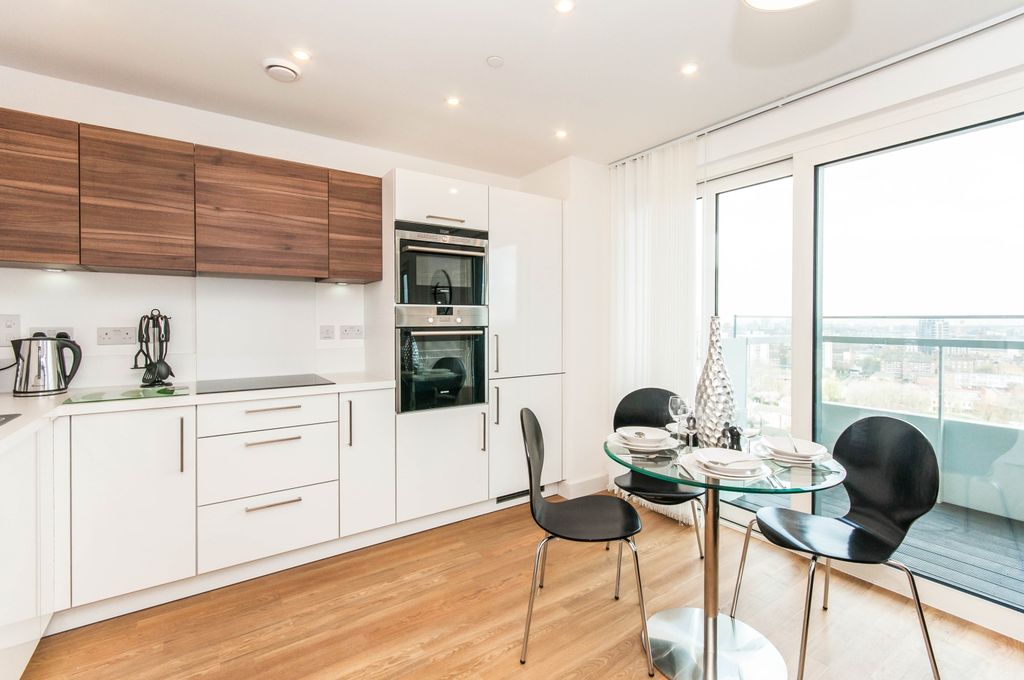 Property photo 2 of 7 Kitchen - Marner Poi