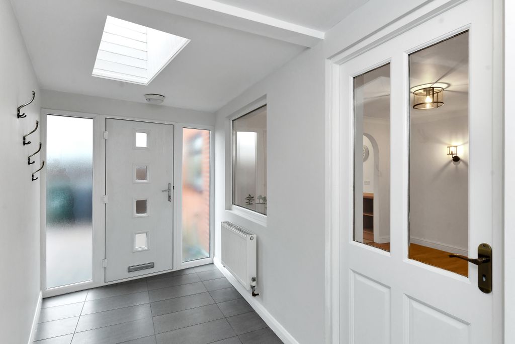 Property photo 2 of 25