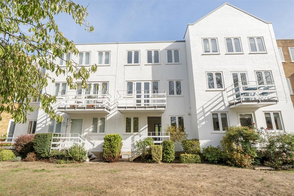 Property photo 1 of 21 Rear