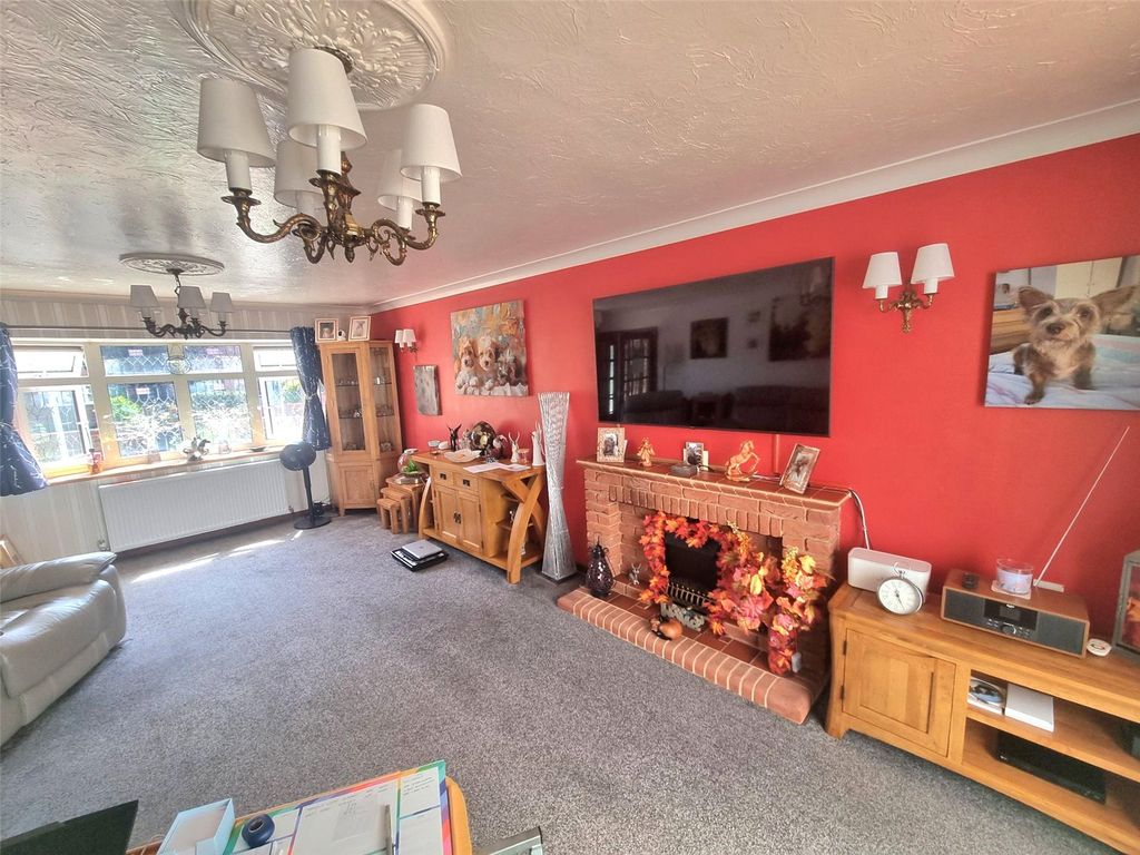 Property photo 3 of 16 Picture No. 13