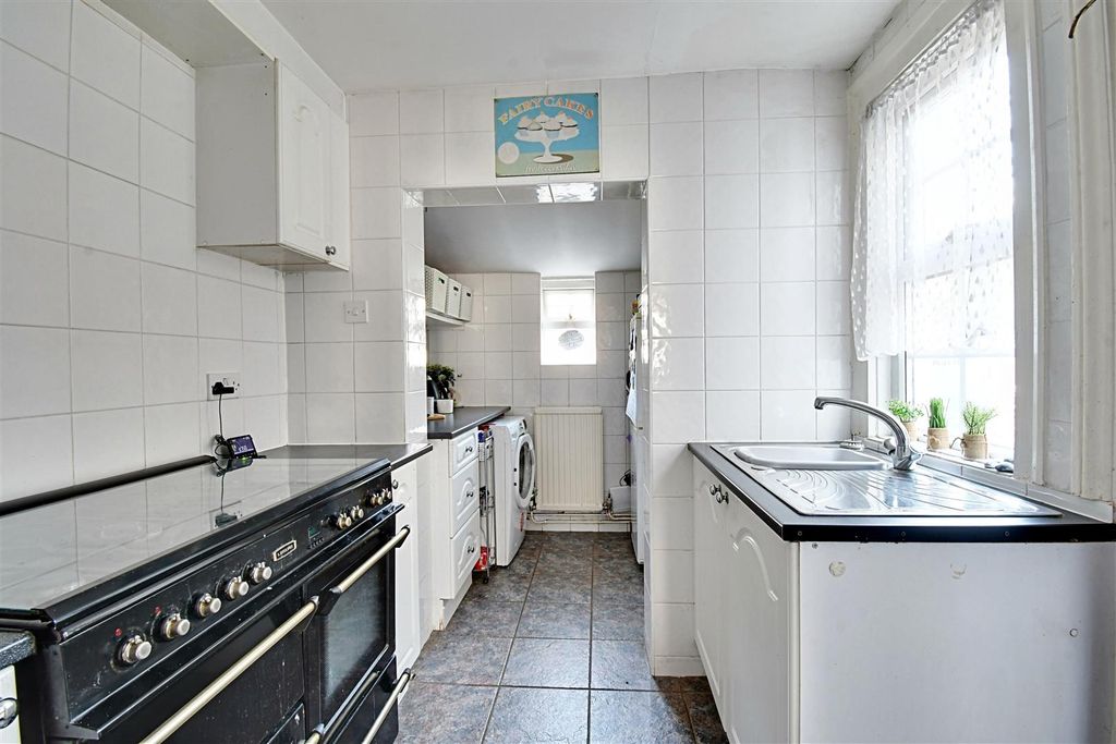 Property photo 2 of 14 Kitchen 1.Jpg