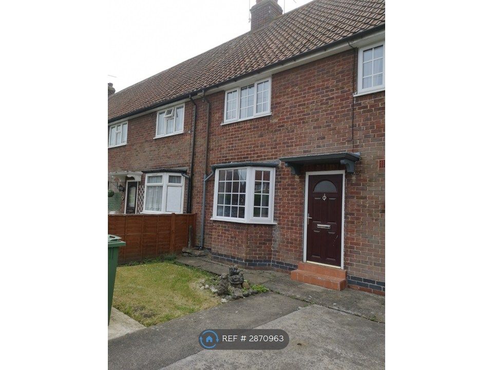 Property photo 2 of 31 Front Garden