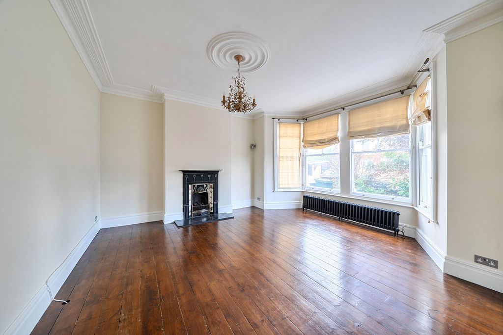 Property photo 2 of 22