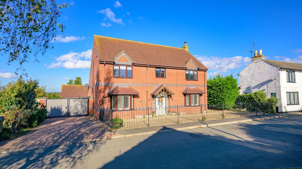 Property photo 1 of 37
